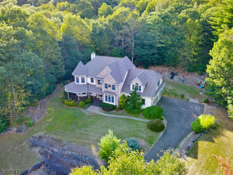 47 Christine Ct