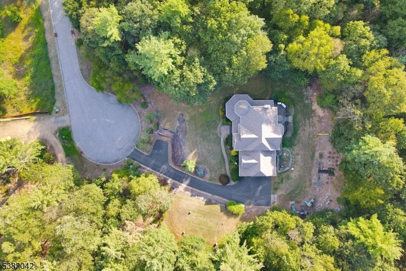 47 Christine Ct