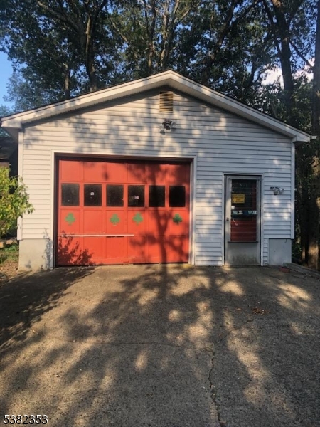 25 Conklin Ave