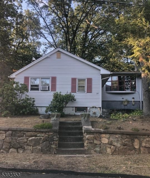 25 Conklin Ave