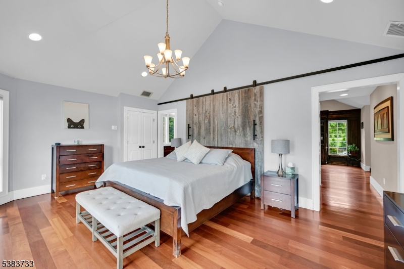 10 Van Orden Ln