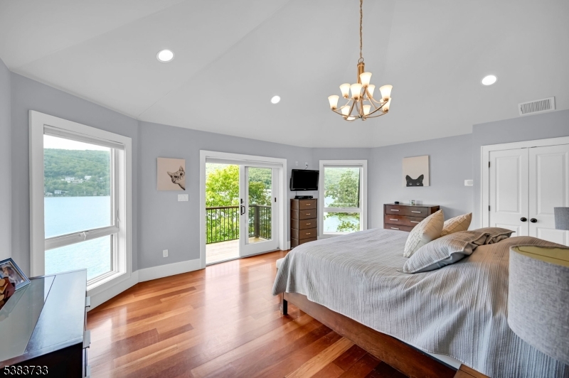 10 Van Orden Ln
