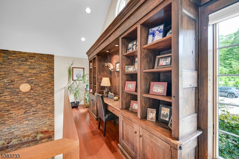 10 Van Orden Ln