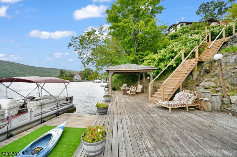 10 Van Orden Ln