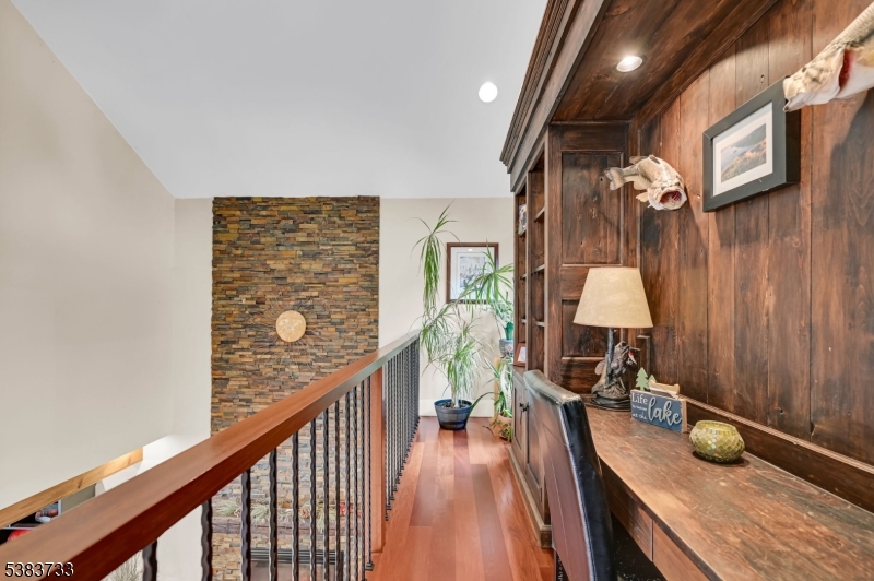 10 Van Orden Ln