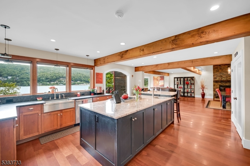 10 Van Orden Ln
