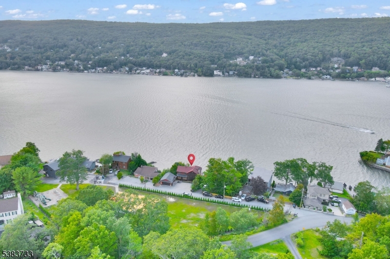 10 Van Orden Ln