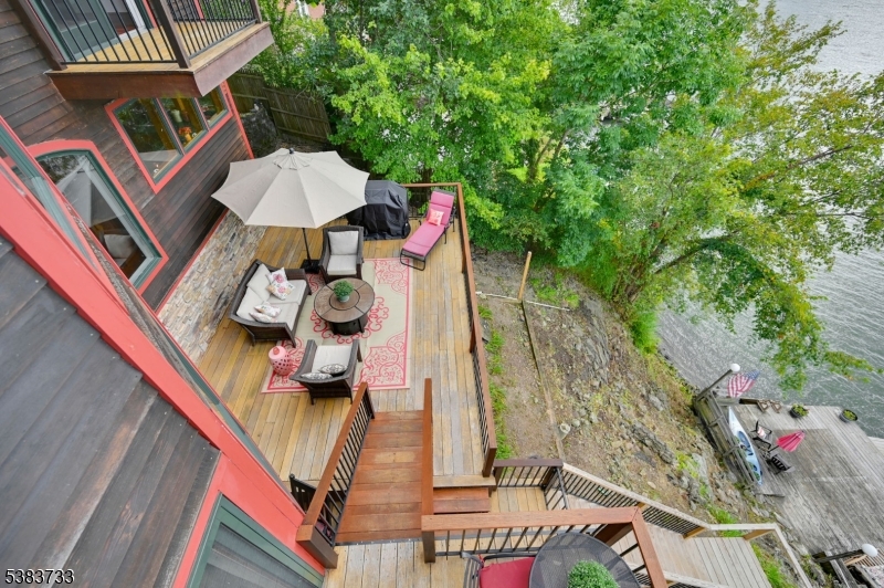 10 Van Orden Ln