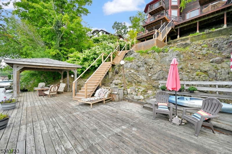 10 Van Orden Ln