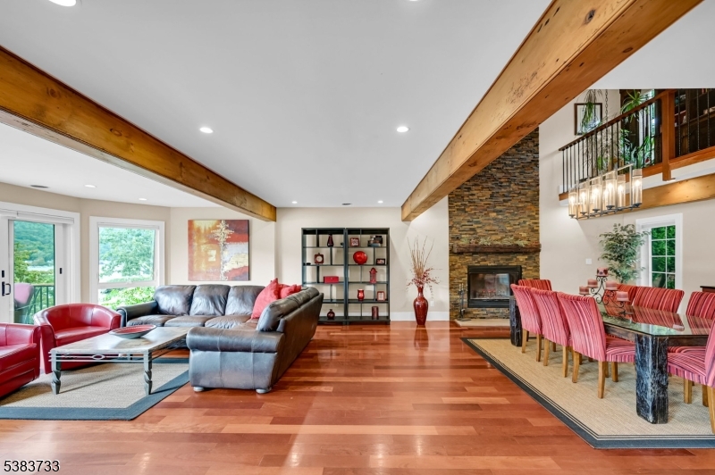 10 Van Orden Ln