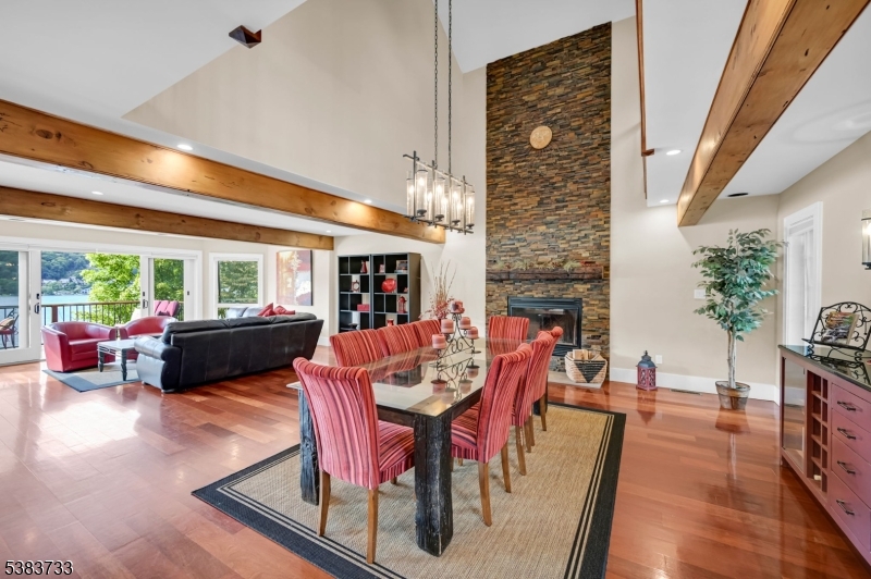 10 Van Orden Ln