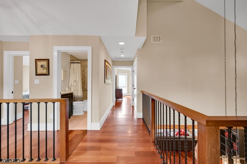 10 Van Orden Ln