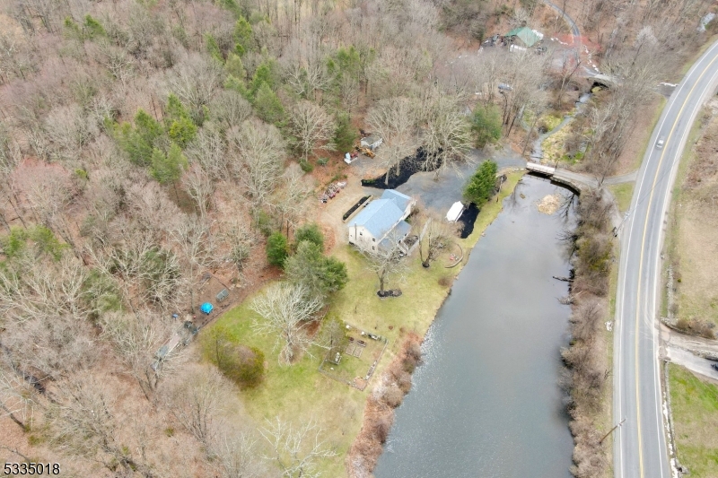 1285 Lakes Rd