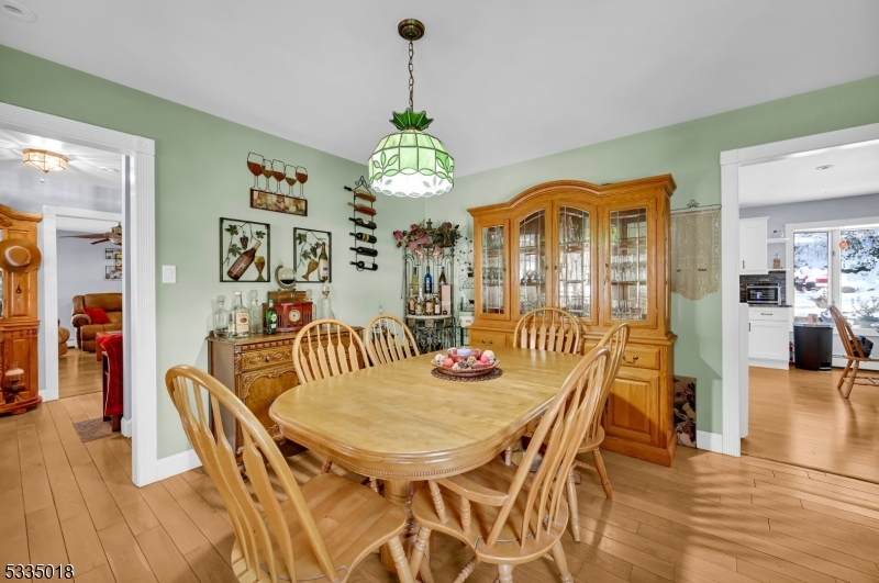 1285 Lakes Rd
