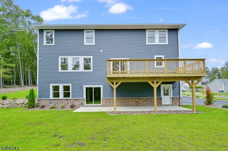 24 Eagles Nest Ter