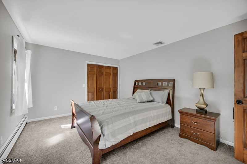 16 Pond View Dr