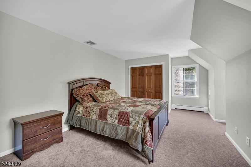 16 Pond View Dr