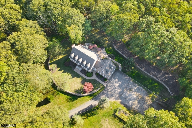 16 Pond View Dr
