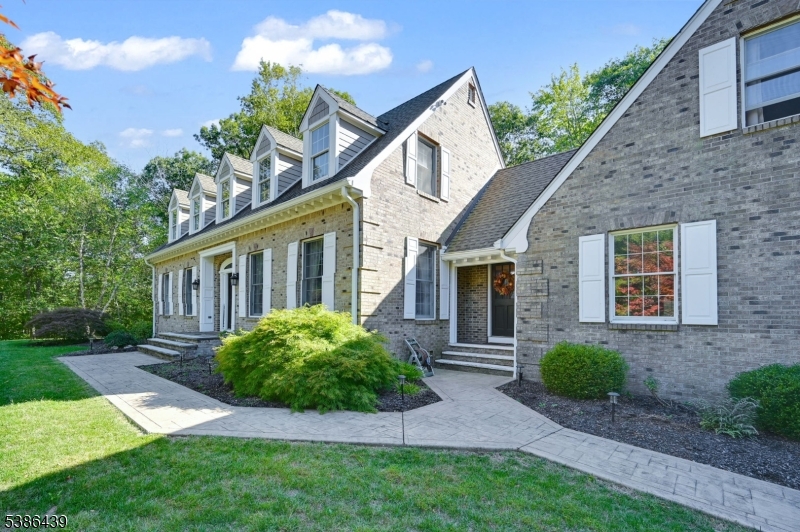 16 Pond View Dr