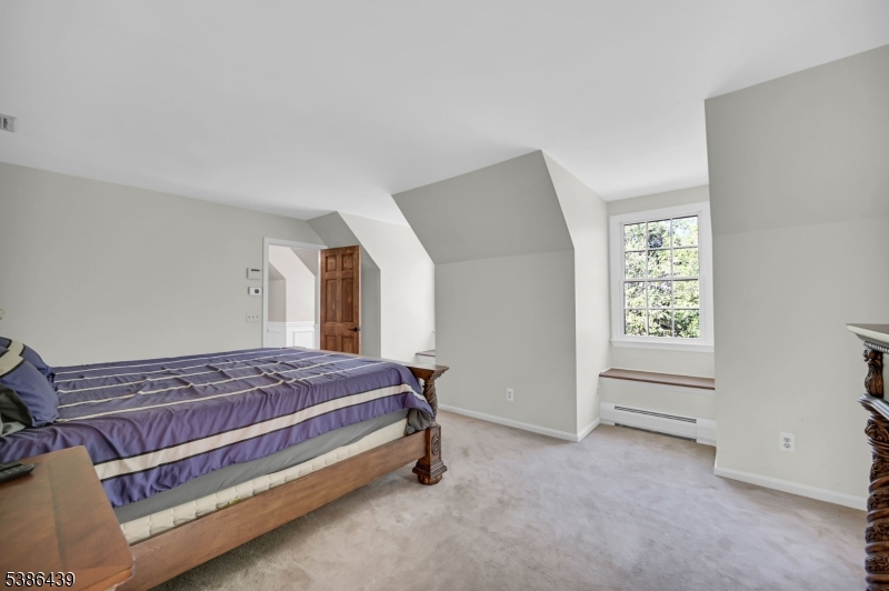 16 Pond View Dr