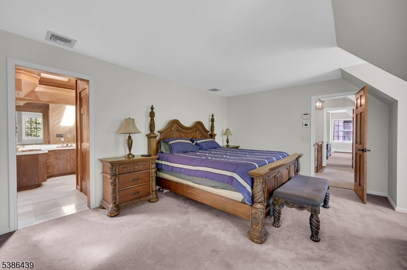 16 Pond View Dr