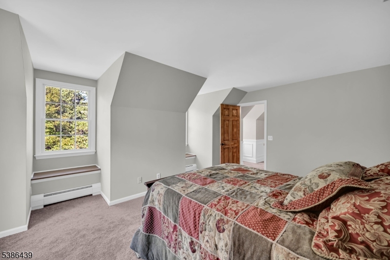 16 Pond View Dr