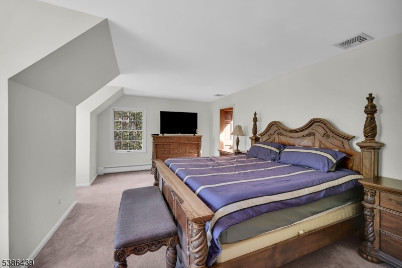 16 Pond View Dr