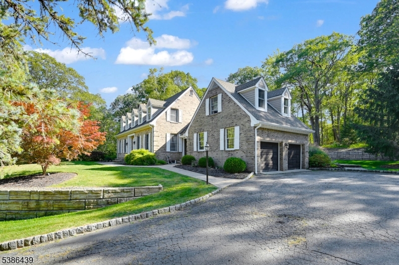 16 Pond View Dr