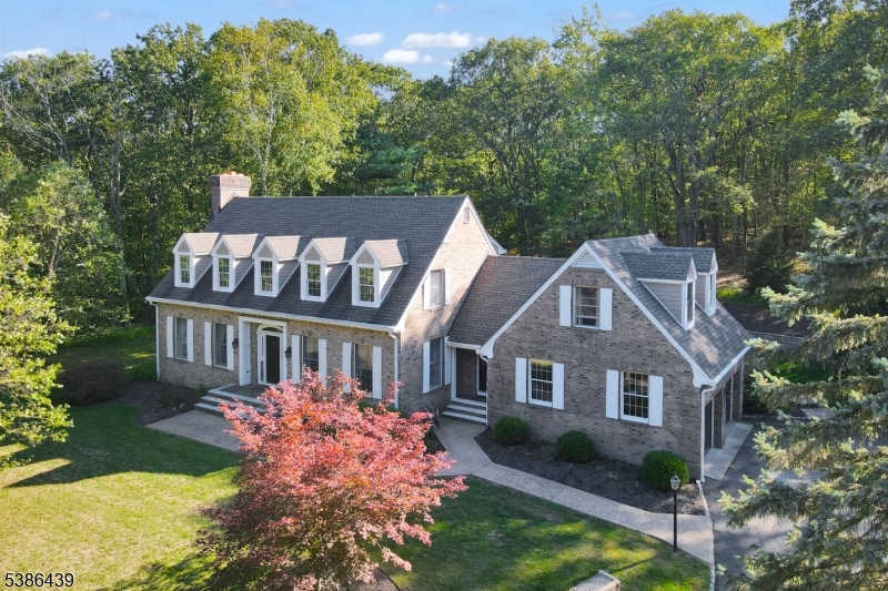 16 Pond View Dr