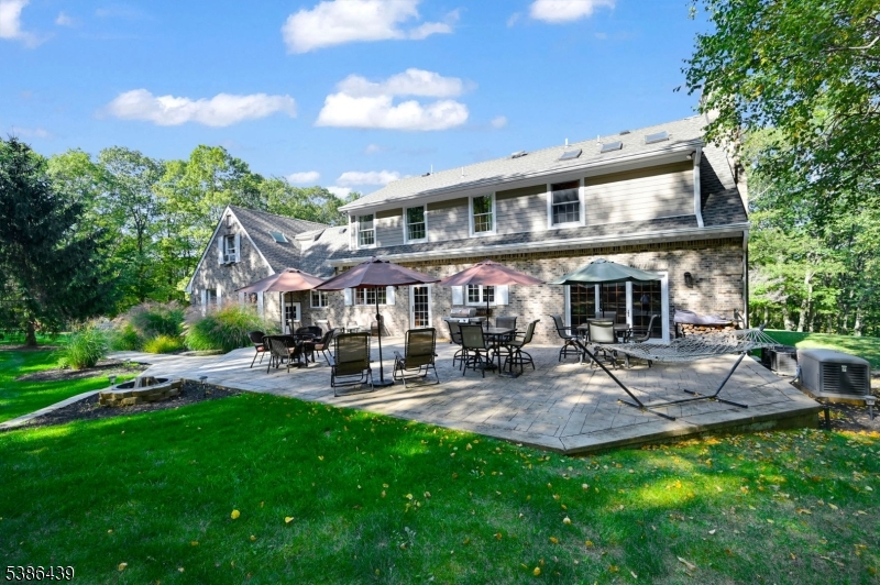 16 Pond View Dr