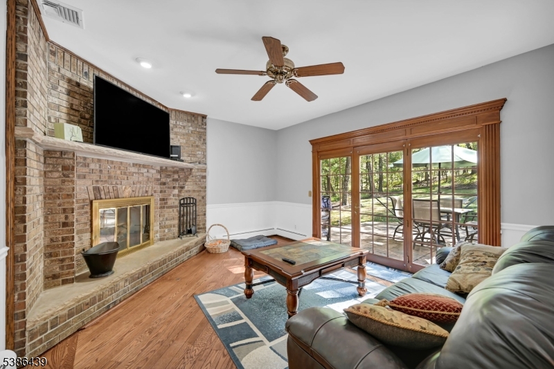 16 Pond View Dr