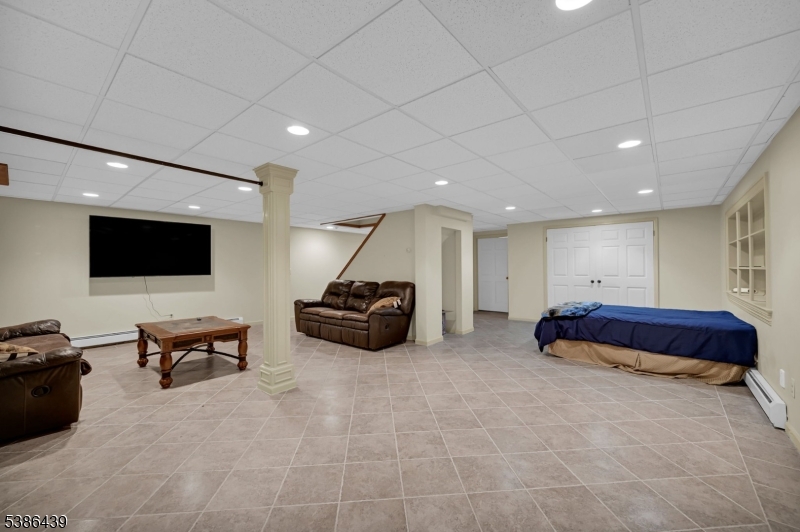 16 Pond View Dr