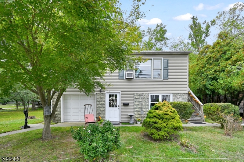 92 Lakeview Ter