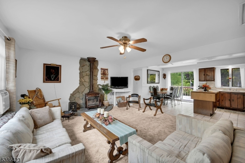 92 Lakeview Ter