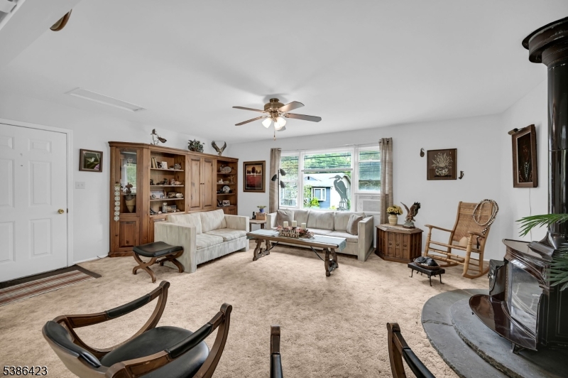 92 Lakeview Ter