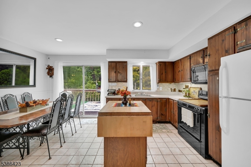 92 Lakeview Ter
