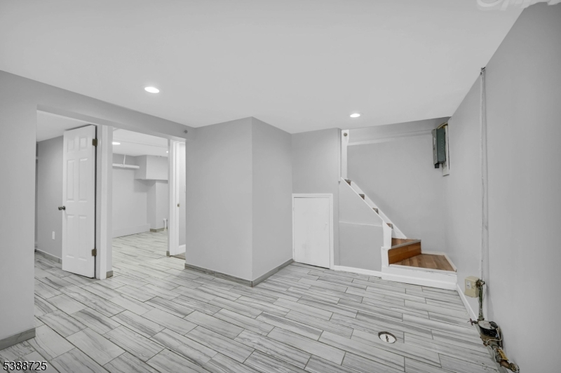 1470 Gaylord Ter