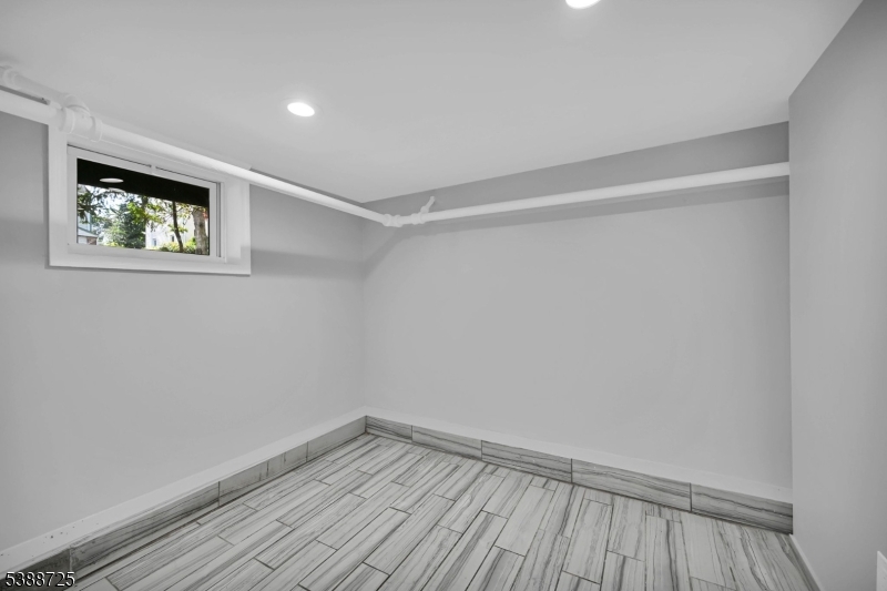 1470 Gaylord Ter