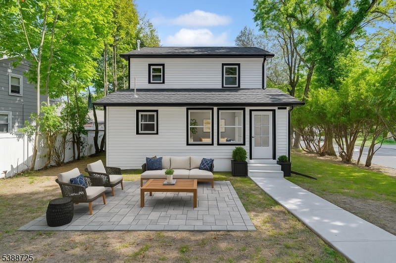 1470 Gaylord Ter