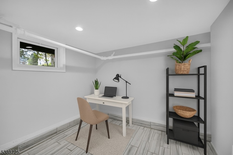 1470 Gaylord Ter