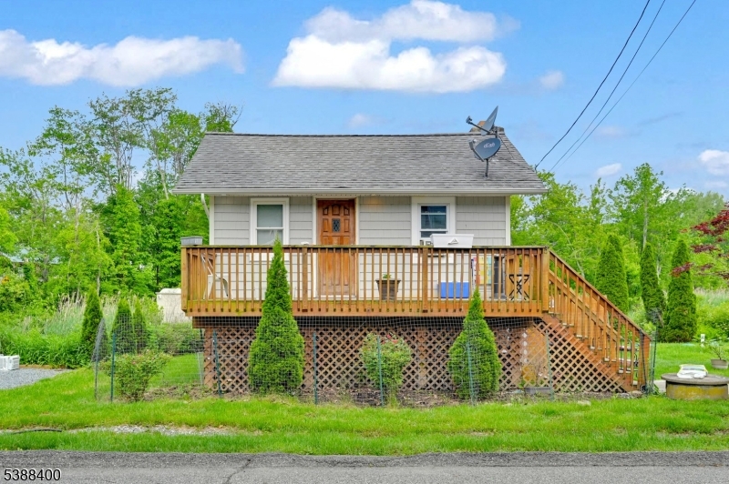 3 Riverside Rd
