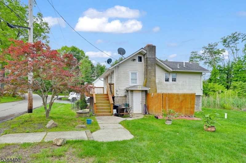 3 Riverside Rd