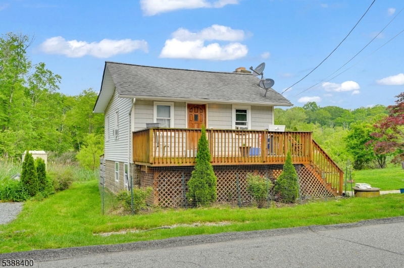 3 Riverside Rd