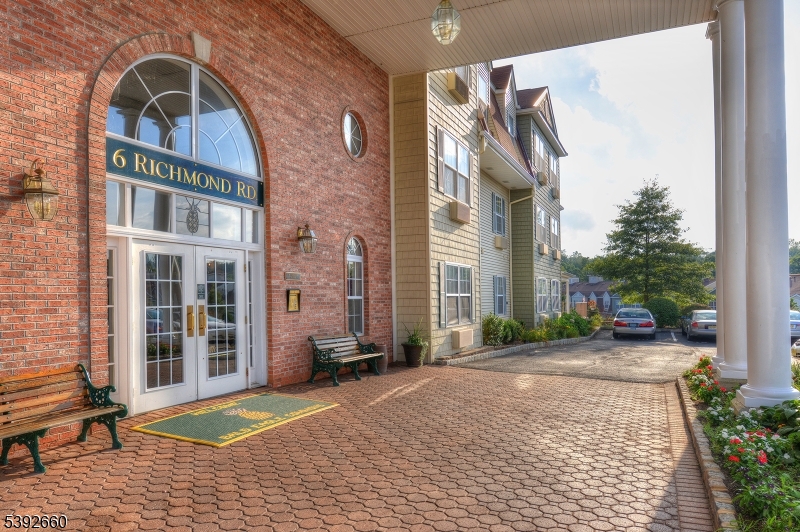 6316 Richmond Rd