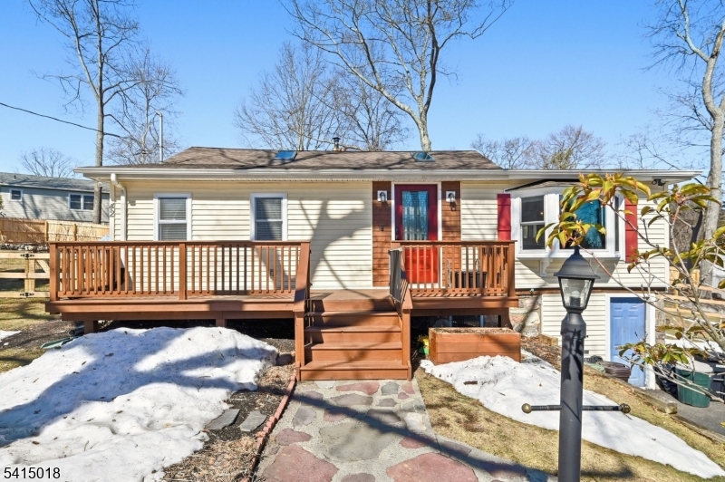 42 Woodside Dr
