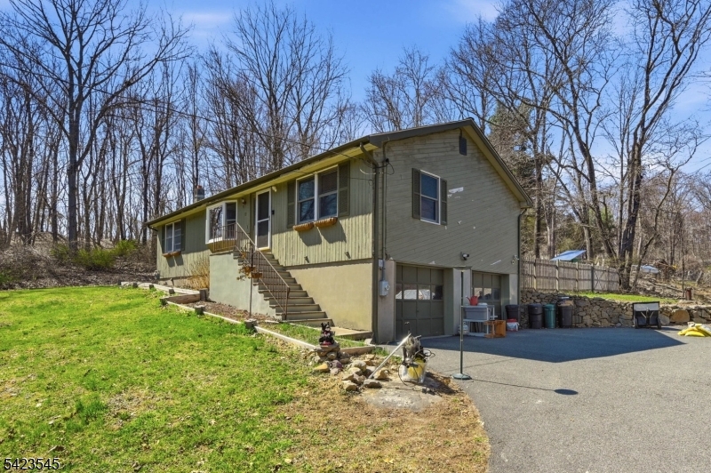 12 Pleasant View Dr