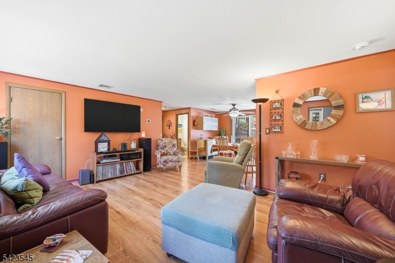 12 Pleasant View Dr
