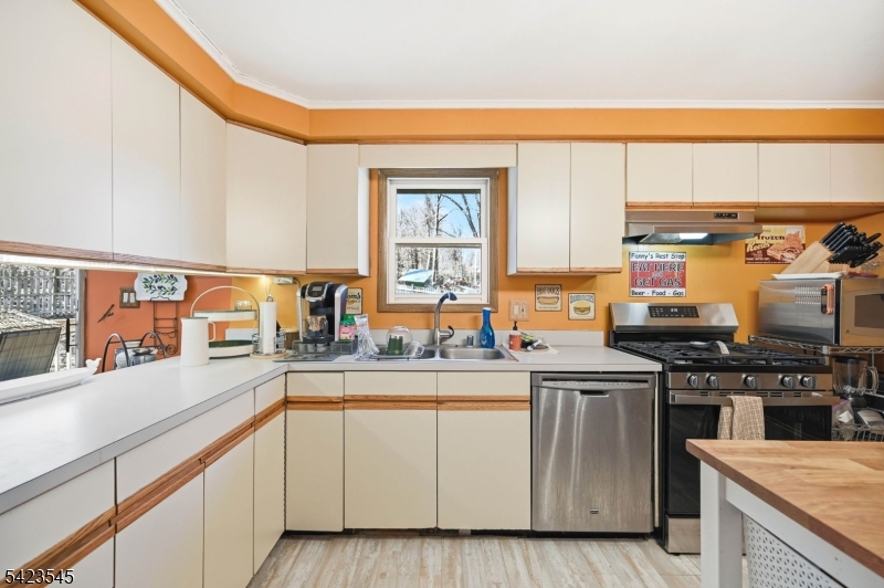 12 Pleasant View Dr