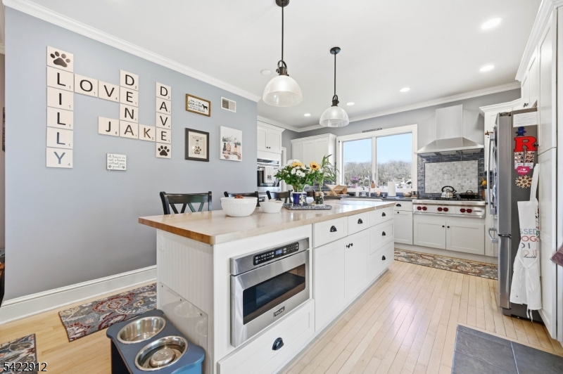 173 Point Breeze Dr