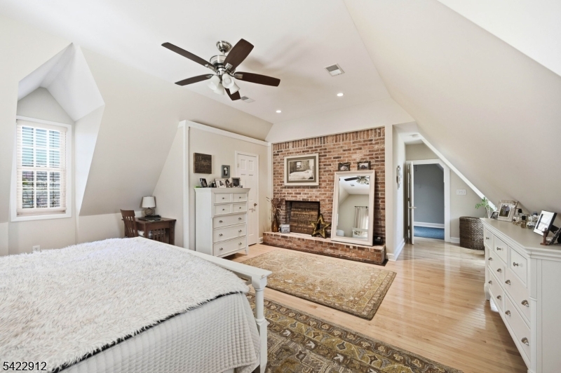 173 Point Breeze Dr